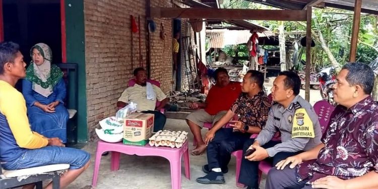 Peduli Sesama, Lurah Balai Jaya Kota Kunjungi Warga Korban Kebakaran Rumah