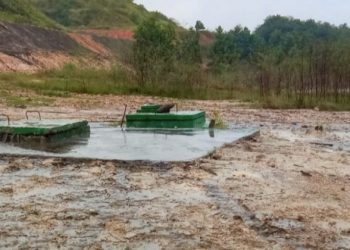 Meluap Lagi Air Warna Hitam Pekat Limbah Padat Landfill PT. IKPP Perawang