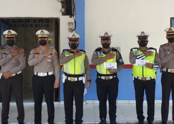 Kasatlantas Polres Rohil Berikan Reward Terhadap Personil Berprestasi