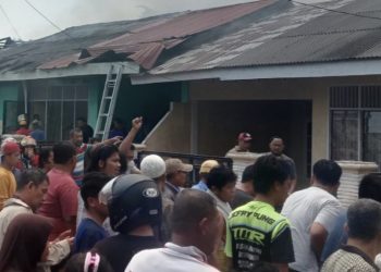 2 Unit Rumah Di KPR 2 Perawang Dilalap Sijago Merah