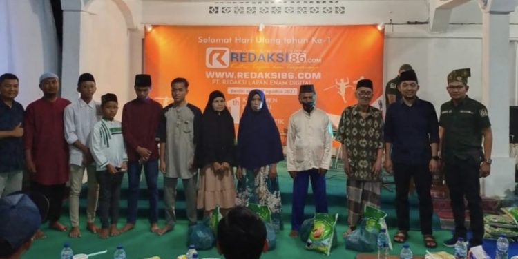 HUT ke 1, Media Online Redaksi86.com Bagikan Sembako dan Santunan Anak Yatim