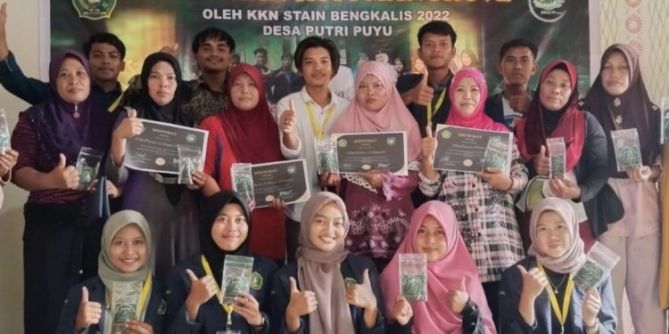 Pemanfaatan Olahan Mangrove Jadi Kopi Bakau Untuk Warga Pesisir