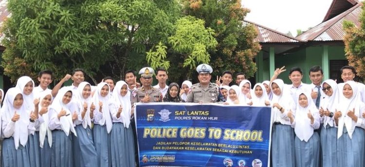 Satlantas Polres Rohil Sosialisasi Tertib Lalin dan Bahaya Narkoba di SMAN 2 Tanah Putih
