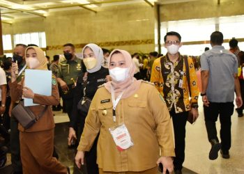 Hadiri Langsung Pengarahan Presiden RI, Bupati Kasmarni Siap Jalankan Instruksi