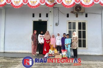 Jumat Berkah, Staf dan Karyawan New Paragon Berbagi Sembako di Dua Panti Asuhan