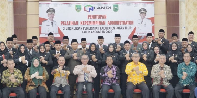Pelatihan Kepemimpinan Administrator Resmi Ditutup Wabup Rohil 