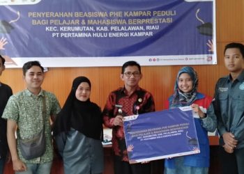 PHE Kampar Serahkan Beasiswa dan Sosialisasi Kegiatan Hulu Migas