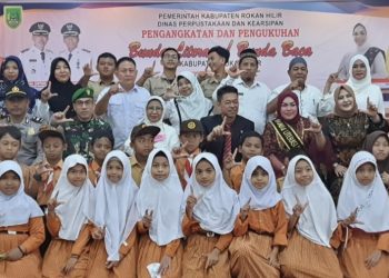 Sanimar Afrizal Dikukuhkan Sebagai Bunda Literasi Kabupaten Rohil