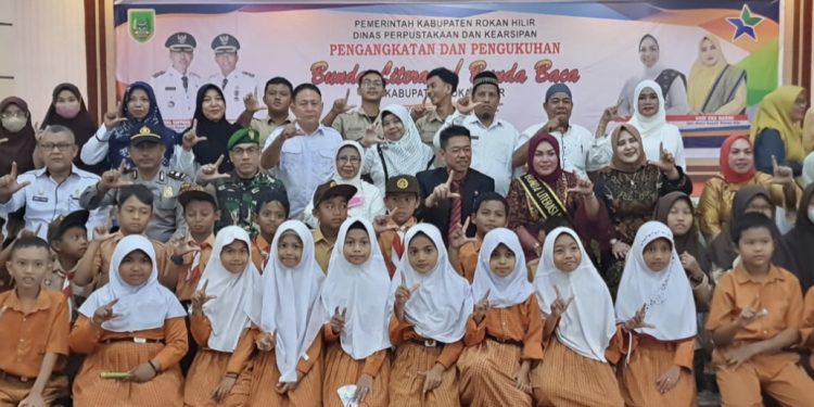Sanimar Afrizal Dikukuhkan Sebagai Bunda Literasi Kabupaten Rohil