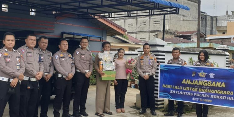 HUT Lalin Bhayangkara ke 67, Satlantas Polres Rohil Anjangsana Purnawirawan Polri