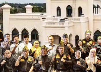 Sekjen DPP Serahkan SK DPD Lembaga Laskar Pagar Negeri Kabupaten Siak