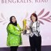 Bupati Kasmarni Terima Penghargaan Kepala Daerah Inspiratif 2022