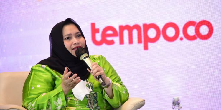 Kunci Wanita Karir Versi Bupati Kasmarni “Tak Lupakan Kodrat Sebagai Wanita”