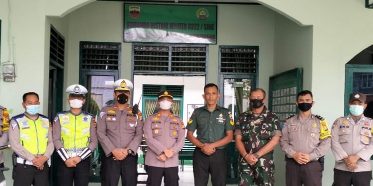 HUT TNI Ke 77, Koramil 04 Perawang Dapat Kejutan Dari Kapolsek Tualang
