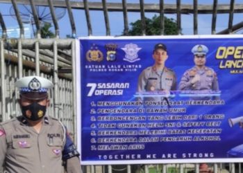 Jelang Ops Zebra LK, Satlantas Polres Rohil Pasang Spanduk Himbauan Keselamatan