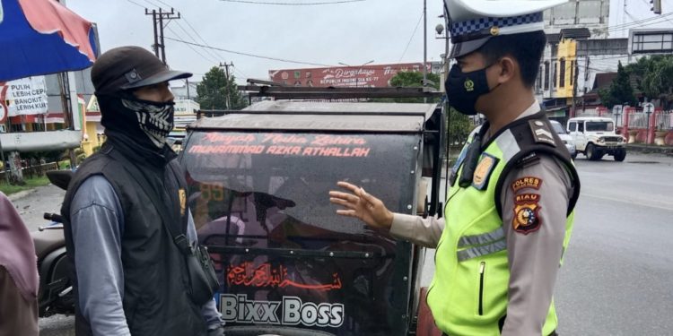 Ops Zebra LK Hari ke 3, Satlantas Polres Rohil Sosialisasi Keselamatan ke Pengendara Betor dan Sepeda Motor