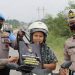 Dalam Rangka Ops Zebra LK 2022, Satlantas Polres Rohil Bagikan Sembako ke Pengendara