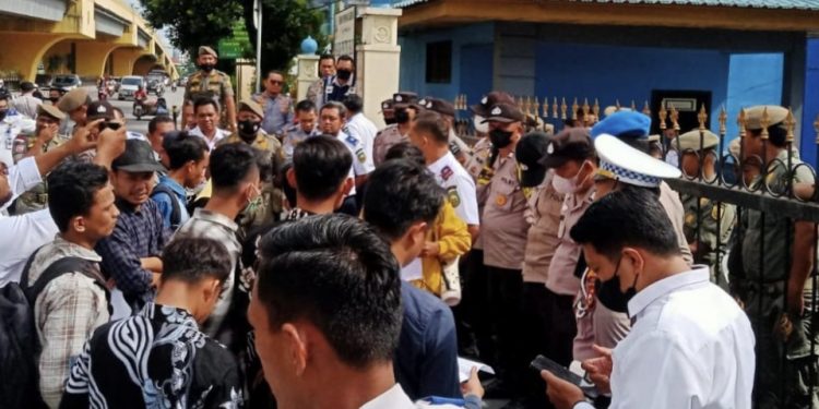 ASPEMARI Demo Dishub Riau: Kadishub Riau Harus Tindak Tegas Kendaraan Perusahaan ODOL