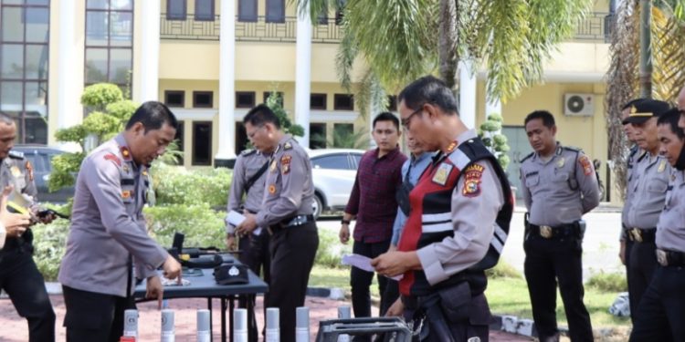 Kapolres Rokan Hilir Pimpin Pengecekan Ranmor R4, R2 Peralatan Dalmas dan Senpi