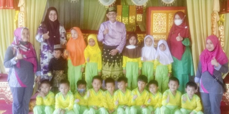 Kantor LAM Tualang Dikunjungi Sekolah TK Negeri Pembina Tualang, Begini Tanggapan Datuk H. Risman Harun