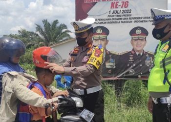Satlantas Polres Rohil Gelar Kampanye Tertib Helm Diusia Dini