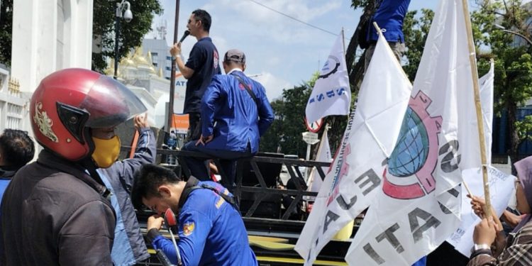 Pemerintah Dinilai Tak Pro Buruh DPP K.SEJATI & DPC FIKEP K.SBSI Kota Medan Gelar Aksi Di Medan