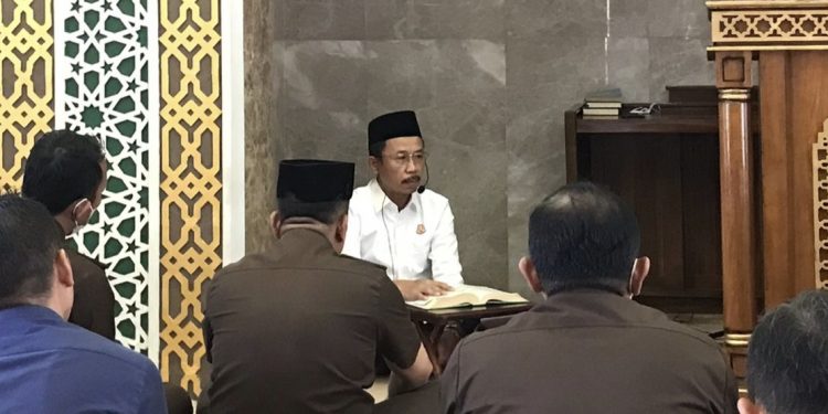 Tingkatkan Iman dan Taqwa, Kejati Riau Gelar Tausiyah Ba’da Zuhur