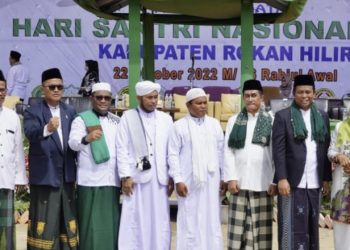 Wabup Rohil Hadiri Upacara Peringatan Hari Santri Nasional di Ponpes Bidayatul Hidayah