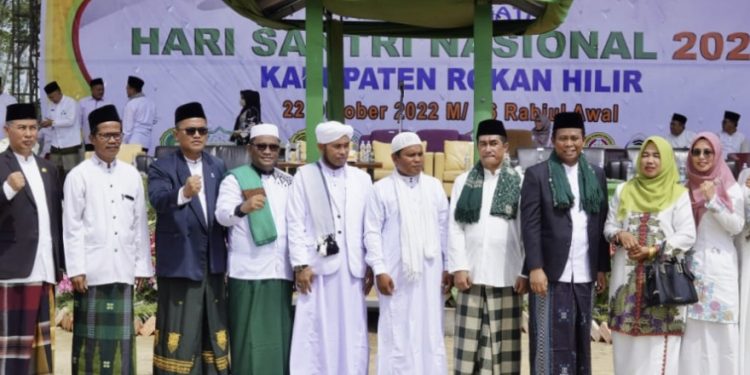 Wabup Rohil Hadiri Upacara Peringatan Hari Santri Nasional di Ponpes Bidayatul Hidayah