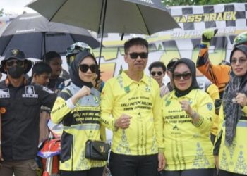 Bupati Rohil Buka Kejuaraan Grasstrack Sirkuit Sintong Pusaka