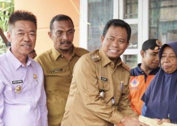 Pemkab Rohil Bantu 14 Warga Yang Rumahnya Kena Angin Puting Beliung