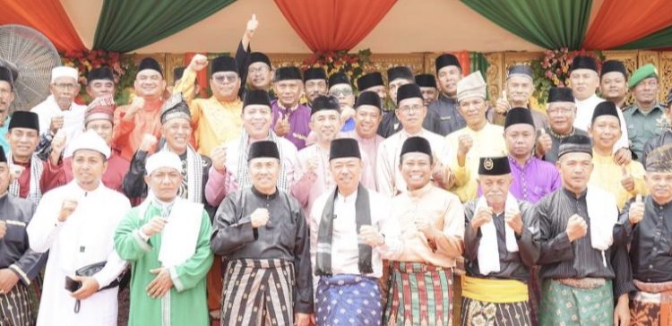 Gubri dan Bupati Rohil Hadiri Acara Kenduri Adat Kenegerian Kubu