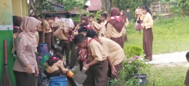 SMP N 1 Tualang Ikuti Perlombaan Gugus Depan Ramah Lingkungan
