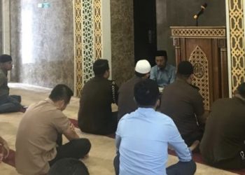 Tausiyah Ba’da Dzuhur Rutin, Dr. Supardi: Sesungguhnya Sholat Itu Mencegah Perbuatan Keji dan Mungkar