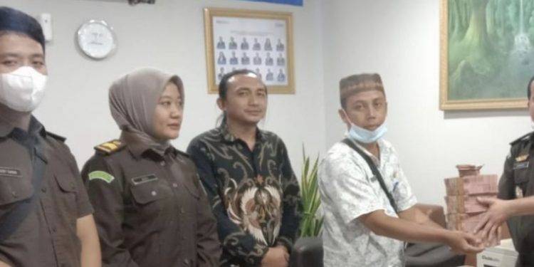 Selamatkan Uang Negara, Kejari Rohil Setorkan Hasil Tindak Pidana Korupsi