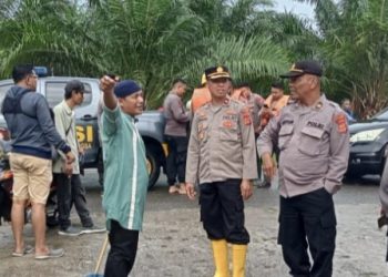 Wakapolres Langsa Cek Kondisi Banjir di Geudubang Aceh