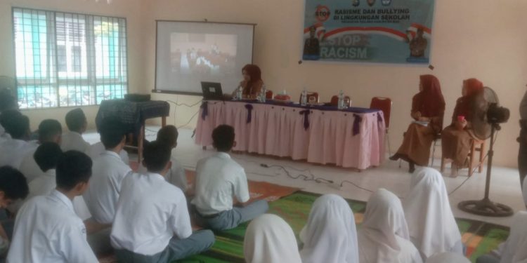 Kegiatan Binluh Rasisme Dan Bullying Di Sekolah, Polsek Tualang Dapat Apresiasi Kepsek SMA N 2 Tualang