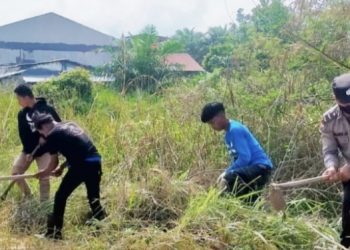 Cegah Lakalantas, Bhabinkamtibmas Polsek Tualang Bersama Warga Goro