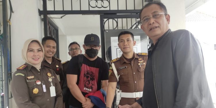 Tim Penyidik Pidsus Kejati Riau Tahan Tersangka Dugaan Korupsi Pembangunan Gedung IRNA Tahap 3 RSUD Bangkinang