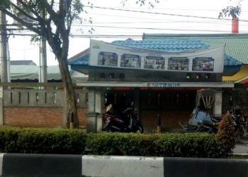 Bangku Halte Bis Depan MIN 2 Langsa Diduga Sengaja Dibongkar