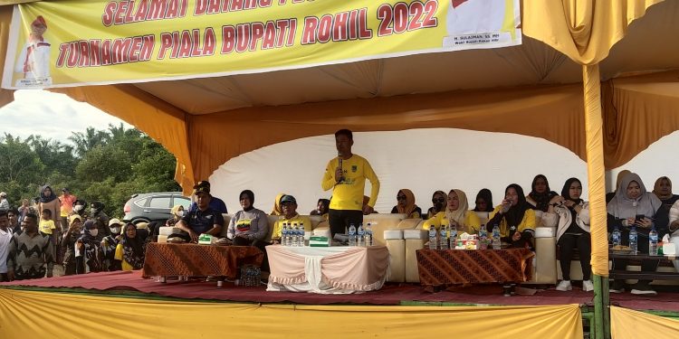 Afrizal Sintong Buka Turnamen Sepak Bola Piala Bupati Rohil