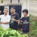 Bhabinkamtibmas Polsek Tualang Serahkan 30 Batang Matoa, Wujud Perbaikan Ekosistem