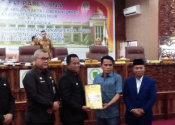 Rapat Paripurna DPRD Rohil, Penyerahan Nota Keuangan Ranperda APBD 2023
