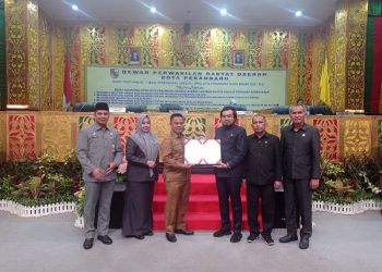 Pengesahan Perda Perlindungan Perempuan dan Anak dan Perta BPHTB