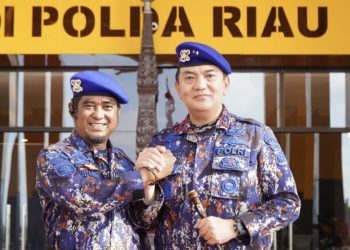 H.T.Rusli Ahmad Diangkat Menjadi Bapak Asuh POLAIRUD POLDA RIAU Oleh Direktur Kepolisian Perairan Baharkam Polri
