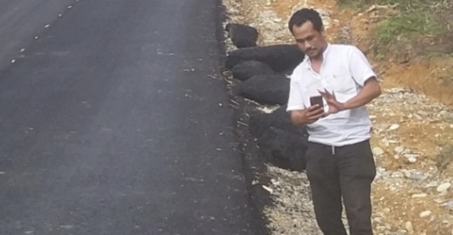 Jalan Aspal Hotmix Belum Rampung, Diduga Kualitasnya Diragukan