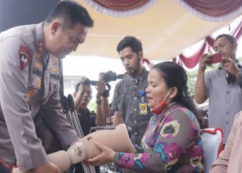 Beri Kaki Palsu Saat Kunjungan ke Rohil, Kapolda Riau: Inilah Konsep Polri Presisi