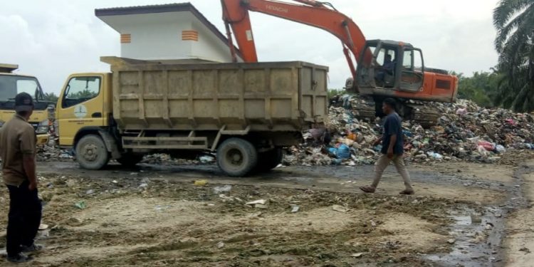 Fasilitas Minim, Sampah Menumpuk, Warga Demo Depo Sampah