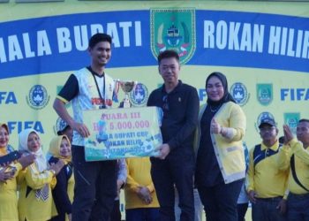 Bupati Rohil Tutup Piala Open Turnamen Tahun 2022, Dimenangkan Omar FC