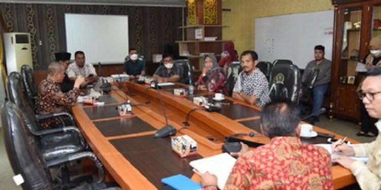 Badan Anggaran DPRD Kabupaten Bengkalis melakukan rapat koordinasi ke DPRD Provinsi Riau